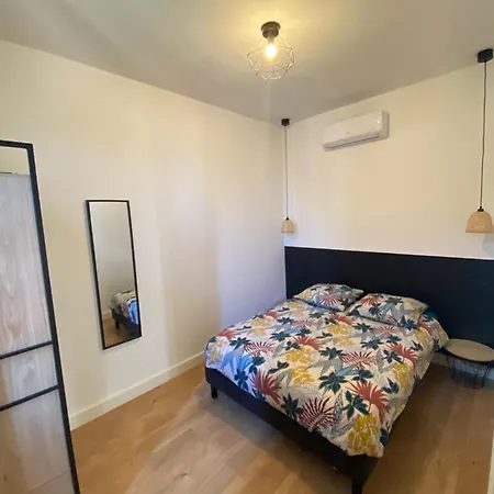 Apartament Le Vauban, Vieil Antibes, Dynamique, Renove Et Convivial , Clim, Balcon Antibes