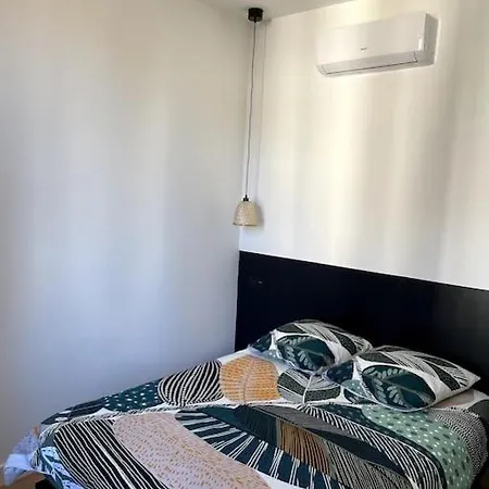 Chez Marlene Vieil Antibes, Quartier Sympa Et Dynamique, Clim, Balcon