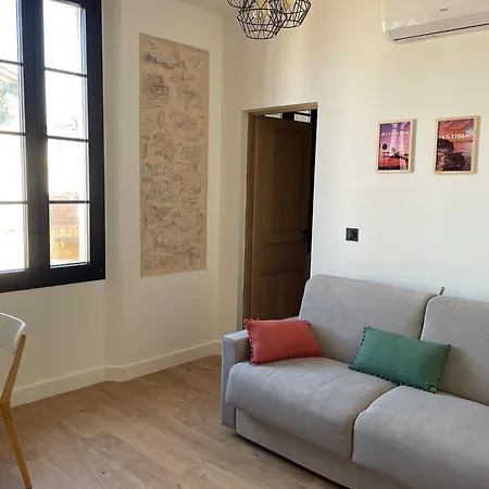 Le Vauban, Central, Dynamique, Renove Et Convivial , Clim, Balcon *