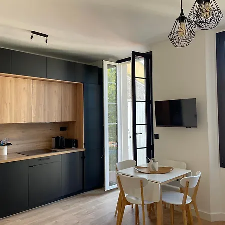 Chez Marlene Vieil Antibes, Quartier Sympa Et Dynamique, Clim, Balcon * Antibes