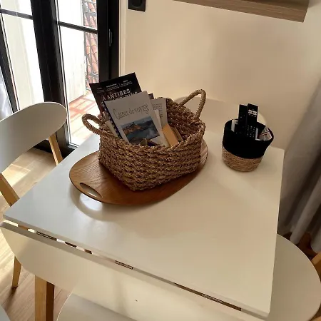 Chez Marlene Vieil Antibes, Quartier Sympa Et Dynamique, Clim, Balcon * Antibes